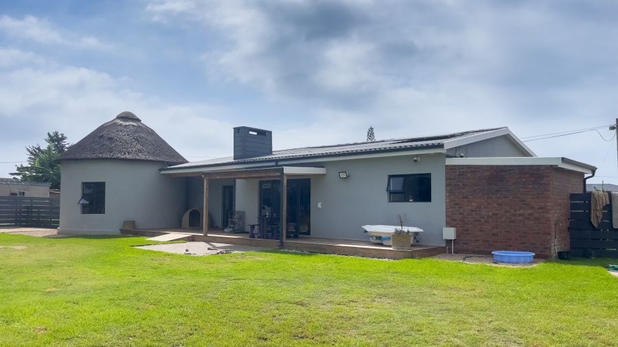 6 Bedroom Property for Sale in Riverside Western Cape
